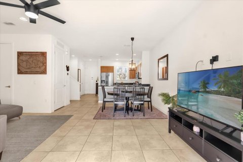 Townhouse in Kissimmee, Florida 2 bedrooms, 125.42 sq.m. № 2102989 - photo 11