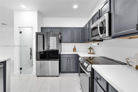 Casa en venta en Homestead, Florida, 5 dormitorios, 315.77 m2 № 2028002 - foto 23