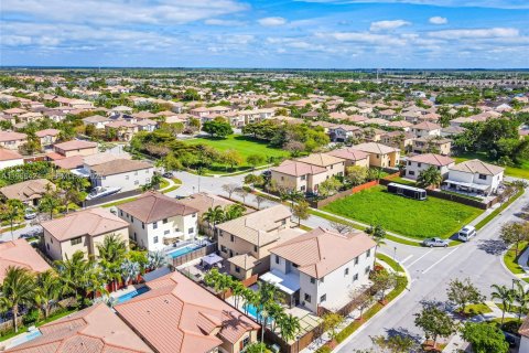 Casa en venta en Homestead, Florida, 5 dormitorios, 315.77 m2 № 2028002 - foto 22