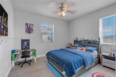 Casa en venta en Homestead, Florida, 5 dormitorios, 315.77 m2 № 2028002 - foto 17