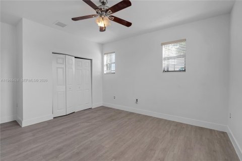 Casa en venta en Homestead, Florida, 5 dormitorios, 315.77 m2 № 2028002 - foto 16