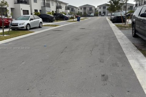 Casa en Florida City, Florida 5 dormitorios, 168.15 m2 № 2168914