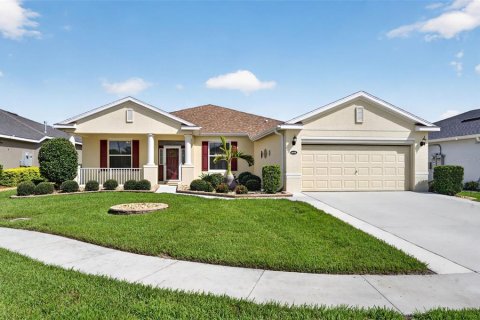 House in Leesburg, Florida 4 bedrooms, 241.64 sq.m. № 2353167