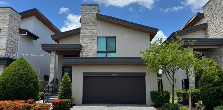 Casa en Doral, Florida 3 dormitorios, 258.73 m2 № 1790734