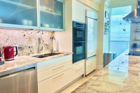 Condominio en alquiler en Hallandale Beach, Florida, 3 dormitorios, 191.84 m2 № 1960484 - foto 15