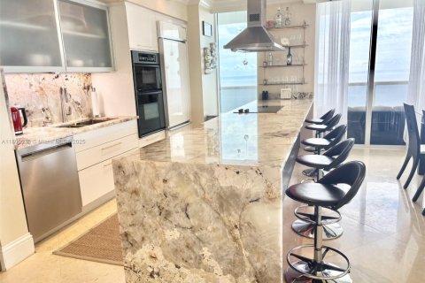 Condominio en alquiler en Hallandale Beach, Florida, 3 dormitorios, 191.84 m2 № 1960484 - foto 17