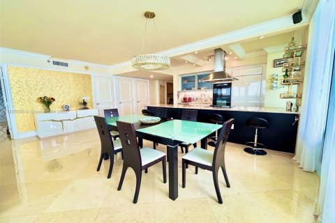 Condominio en alquiler en Hallandale Beach, Florida, 3 dormitorios, 191.84 m2 № 1960484 - foto 26