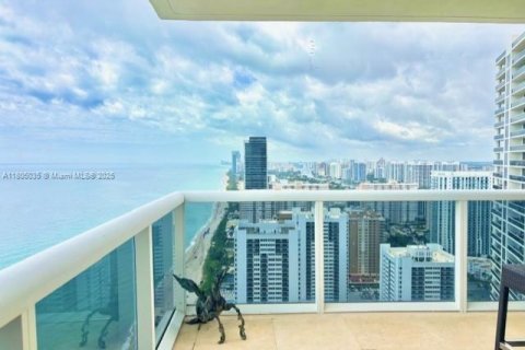 Condominio en alquiler en Hallandale Beach, Florida, 3 dormitorios, 191.84 m2 № 1960484 - foto 6