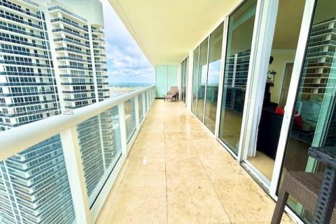 Condominio en alquiler en Hallandale Beach, Florida, 3 dormitorios, 191.84 m2 № 1960484 - foto 8