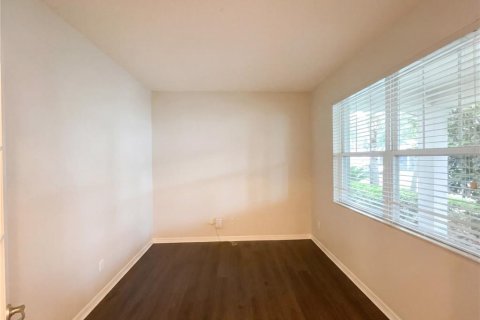 House in Winter Garden, Florida 2 bedrooms, 185.62 sq.m. № 2227729 - photo 14