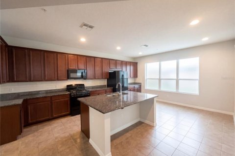 House in Winter Garden, Florida 2 bedrooms, 185.62 sq.m. № 2227729 - photo 7