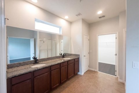 House in Winter Garden, Florida 2 bedrooms, 185.62 sq.m. № 2227729 - photo 19