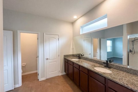 House in Winter Garden, Florida 2 bedrooms, 185.62 sq.m. № 2227729 - photo 20