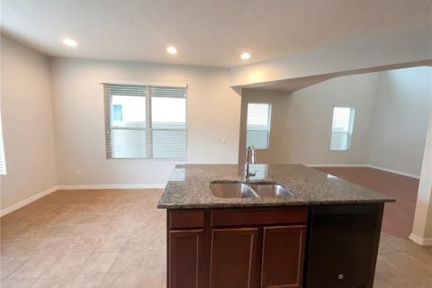 House in Winter Garden, Florida 2 bedrooms, 185.62 sq.m. № 2227729 - photo 9