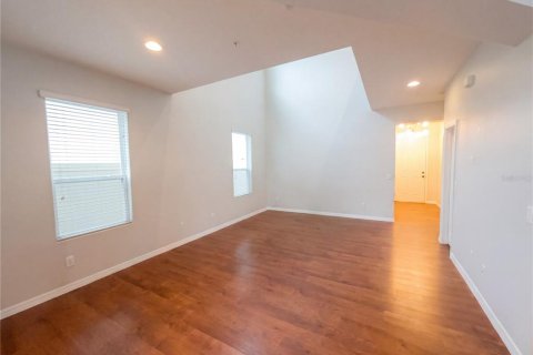 House in Winter Garden, Florida 2 bedrooms, 185.62 sq.m. № 2227729 - photo 11