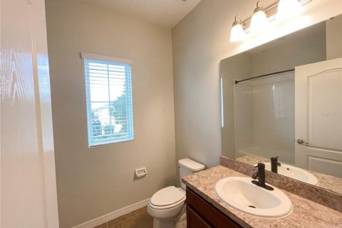 House in Winter Garden, Florida 2 bedrooms, 185.62 sq.m. № 2227729 - photo 17
