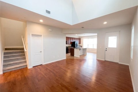 House in Winter Garden, Florida 2 bedrooms, 185.62 sq.m. № 2227729 - photo 3