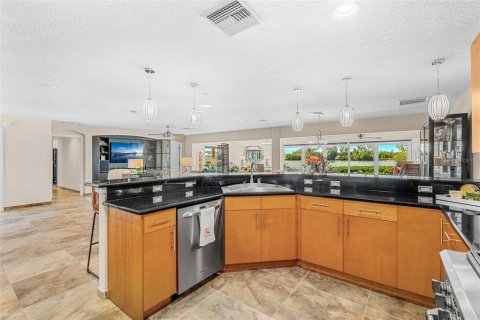 House in Cocoa Beach, Florida 4 bedrooms, 331.29 sq.m. № 1718386 - photo 17