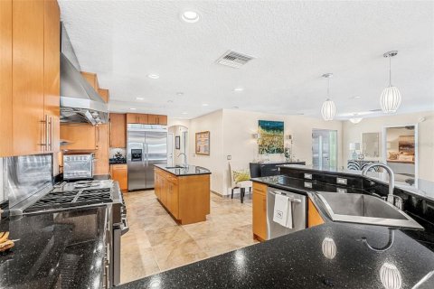 House in Cocoa Beach, Florida 4 bedrooms, 331.29 sq.m. № 1718386 - photo 11