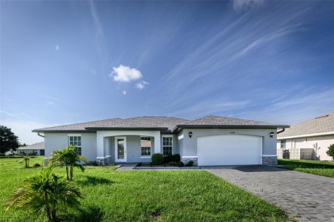 House in Punta Gorda, Florida 4 bedrooms, 168.15 sq.m. № 1843028 - photo 2