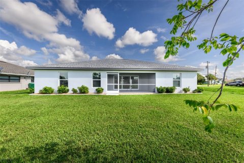 House in Punta Gorda, Florida 4 bedrooms, 168.15 sq.m. № 1843028 - photo 3
