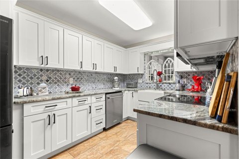 House in Ocala, Florida 2 bedrooms, 163.6 sq.m. № 1679320 - photo 12