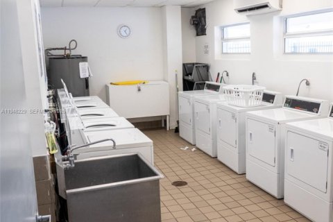 Купить кондоминиум в Майами-Бич, Флорида 1 спальня, 53.51м2, № 2007626 - фото 15