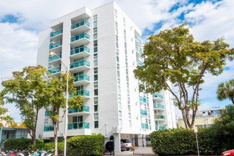 Кондоминиум с 1 спальней в Майами-Бич, Флорида № 2007626