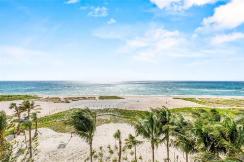 Condo in Pompano Beach, Florida, 2 bedrooms № 2176497 - photo 4