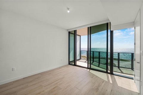 Condo in Pompano Beach, Florida, 2 bedrooms № 2176497 - photo 14