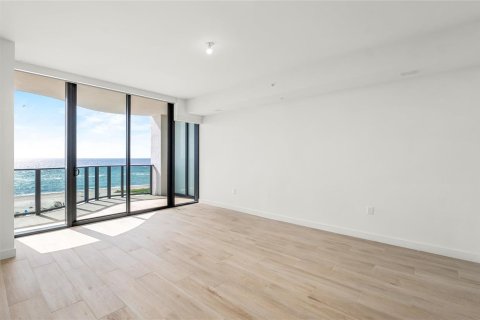 Condo in Pompano Beach, Florida, 2 bedrooms № 2176497 - photo 7