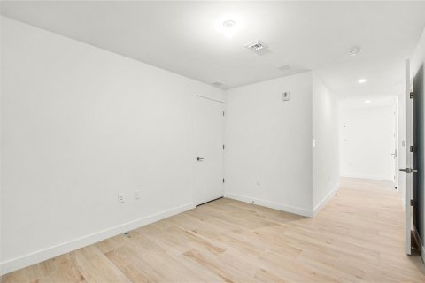 Condo in Pompano Beach, Florida, 2 bedrooms № 2176497 - photo 30