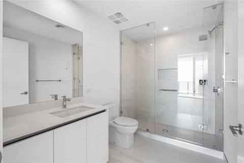 Condo in Pompano Beach, Florida, 2 bedrooms № 2176497 - photo 23