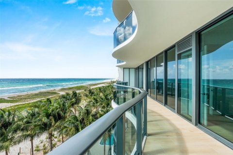 Condo in Pompano Beach, Florida, 2 bedrooms № 2176497 - photo 6