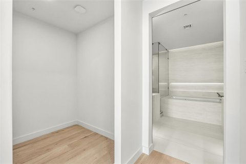 Condo in Pompano Beach, Florida, 2 bedrooms № 2176497 - photo 28