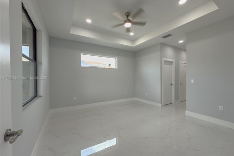 House in Lehigh Acres, Florida 3 bedrooms, 159.51 sq.m. № 1713273 - photo 14
