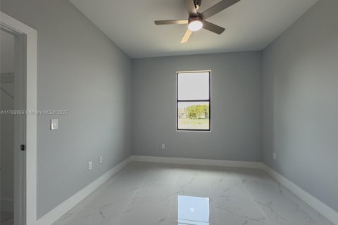 House in Lehigh Acres, Florida 3 bedrooms, 159.51 sq.m. № 1713273 - photo 24