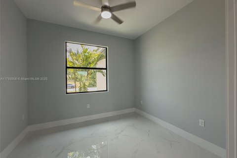 House in Lehigh Acres, Florida 3 bedrooms, 159.51 sq.m. № 1713273 - photo 27