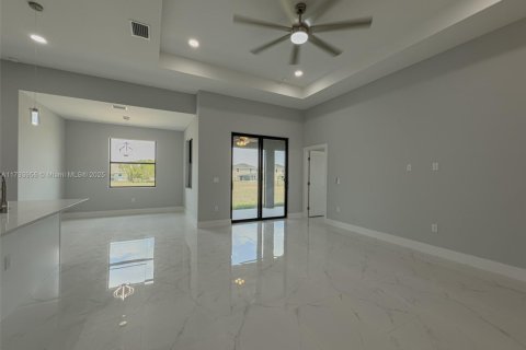 House in Lehigh Acres, Florida 3 bedrooms, 159.51 sq.m. № 1713273 - photo 11