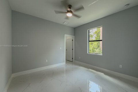 House in Lehigh Acres, Florida 3 bedrooms, 159.51 sq.m. № 1713273 - photo 22