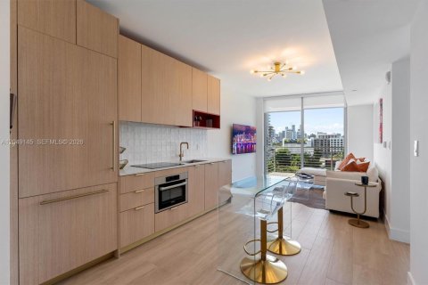 Condominio en venta en Miami, Florida, 2 dormitorios, 82.03 m2 № 2169386 - foto 9