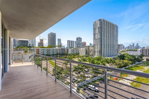 Condominio en venta en Miami, Florida, 2 dormitorios, 82.03 m2 № 2169386 - foto 18