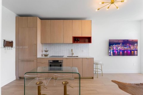 Condominio en venta en Miami, Florida, 2 dormitorios, 82.03 m2 № 2169386 - foto 10