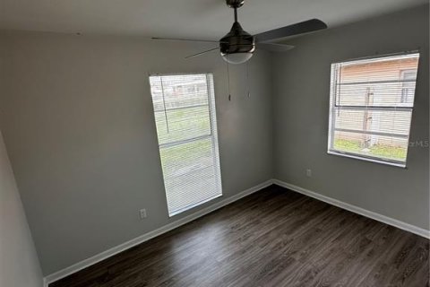 Immobilier commercial à vendre à Pinellas Park, Floride: 4 chambres, 135.45 m2 № 1680483 - photo 4