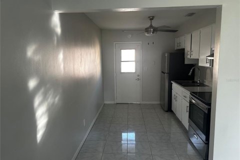Immobilier commercial à vendre à Pinellas Park, Floride: 4 chambres, 135.45 m2 № 1680483 - photo 11