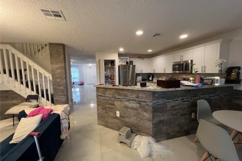 Townhouse in Doral, Florida 4 bedrooms, 176.89 sq.m. № 1887696 - photo 18