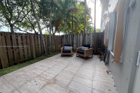 Townhouse in Doral, Florida 4 bedrooms, 176.89 sq.m. № 1887696 - photo 25