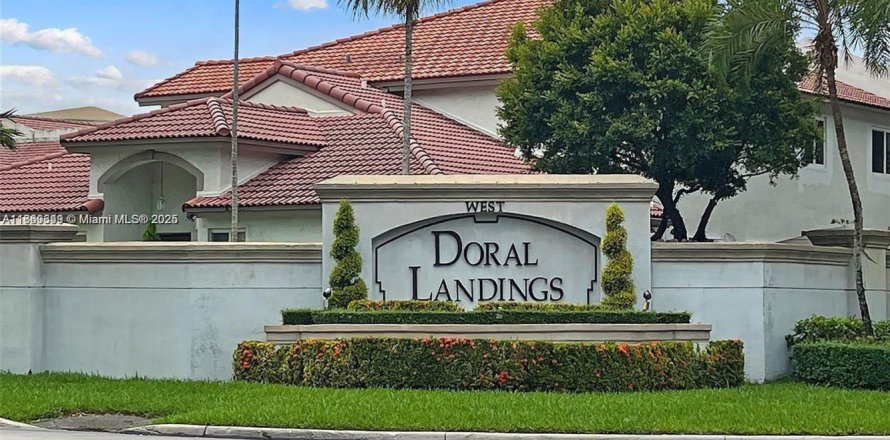 Townhouse in Doral, Florida 4 bedrooms, 176.89 sq.m. № 1887696