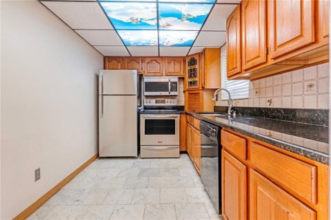 Condo in Daytona Beach, Florida, 2 bedrooms № 2235085 - photo 3