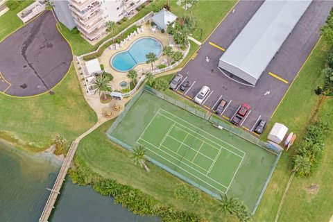 Condo in Daytona Beach, Florida, 2 bedrooms № 2235085 - photo 9